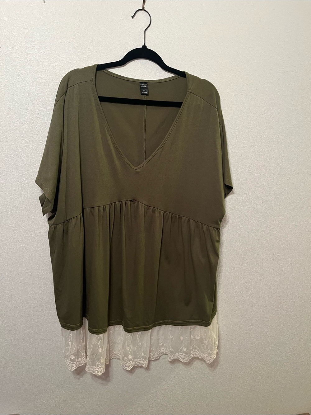 Emery Rose - Tshirt with Lace Detail - 3XL